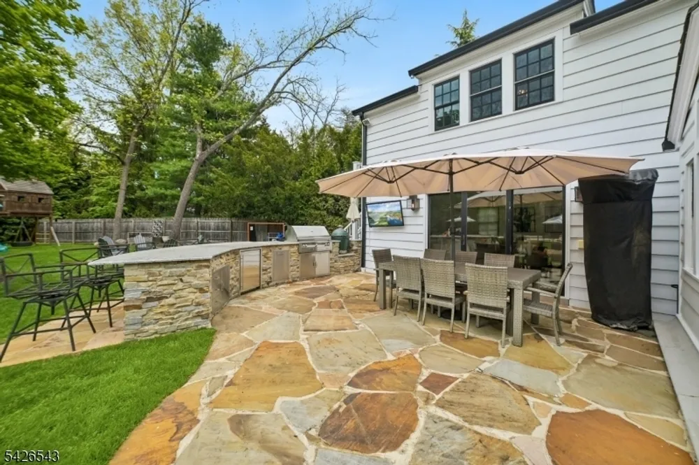 379 White Oak Ridge Rd, Essex, Millburn Township, NJ 07078