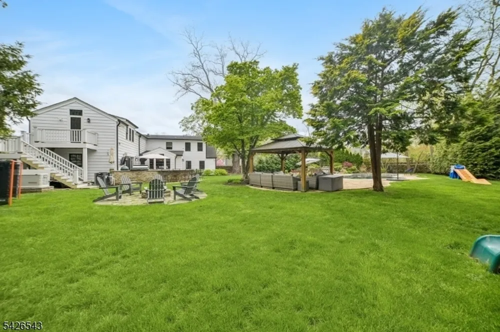 379 White Oak Ridge Rd, Essex, Millburn Township, NJ 07078