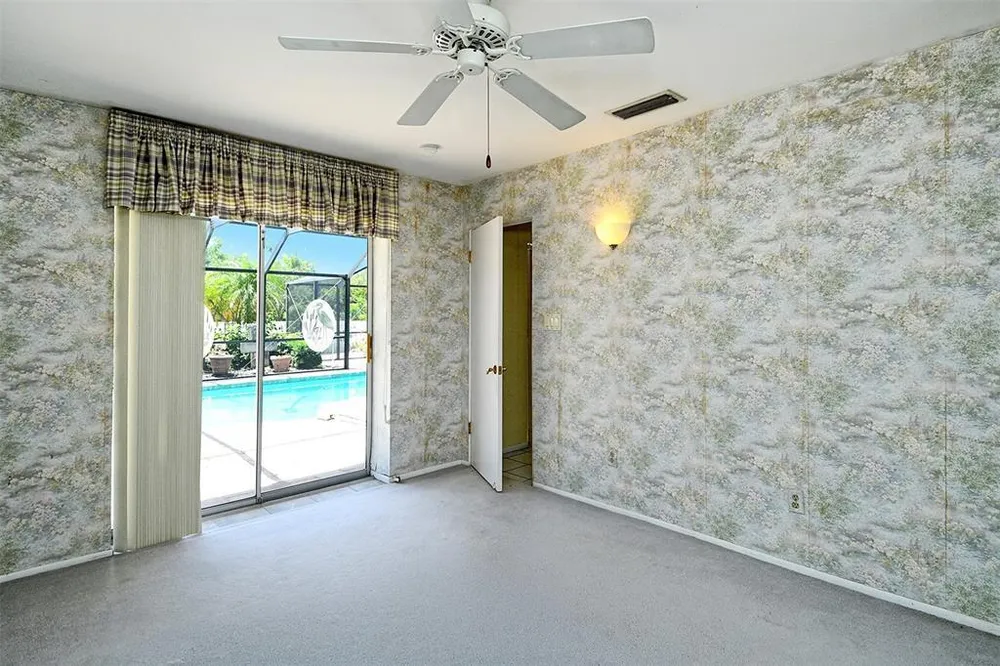 3140 Espanola Dr, Sarasota, FL 34239