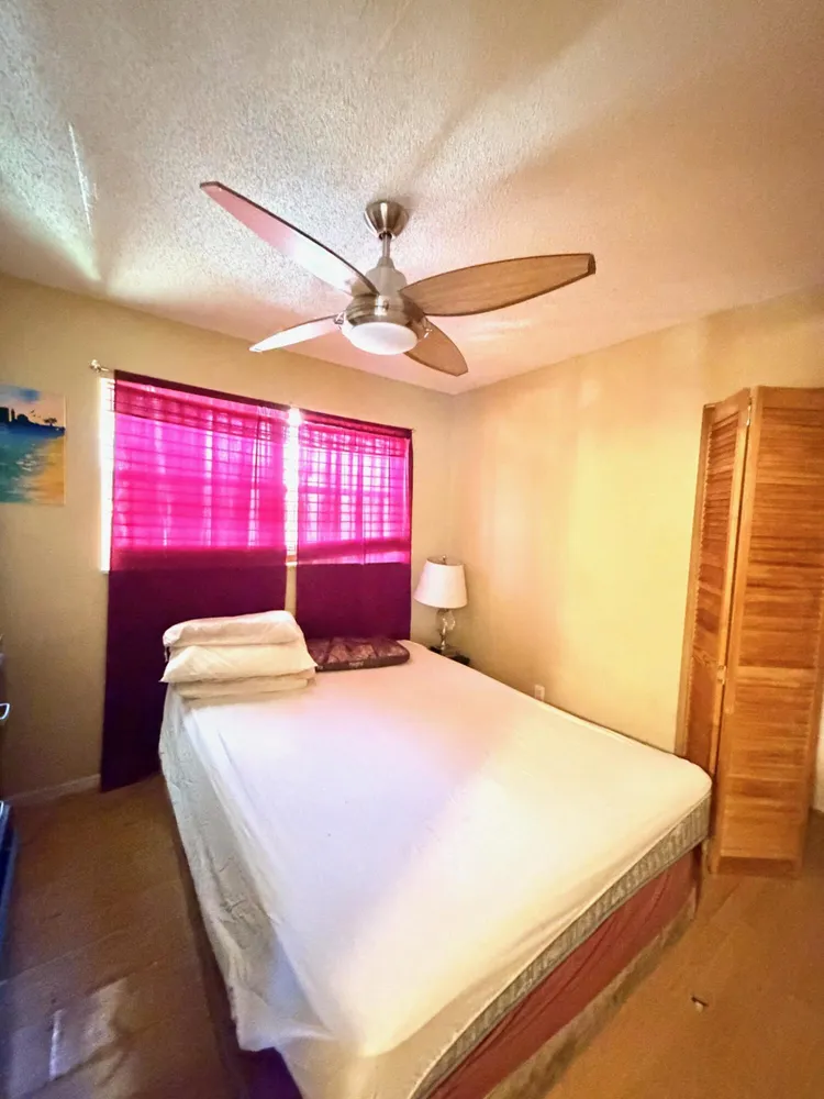 5326 NE 6th Ave, Oakland Park, FL 33334