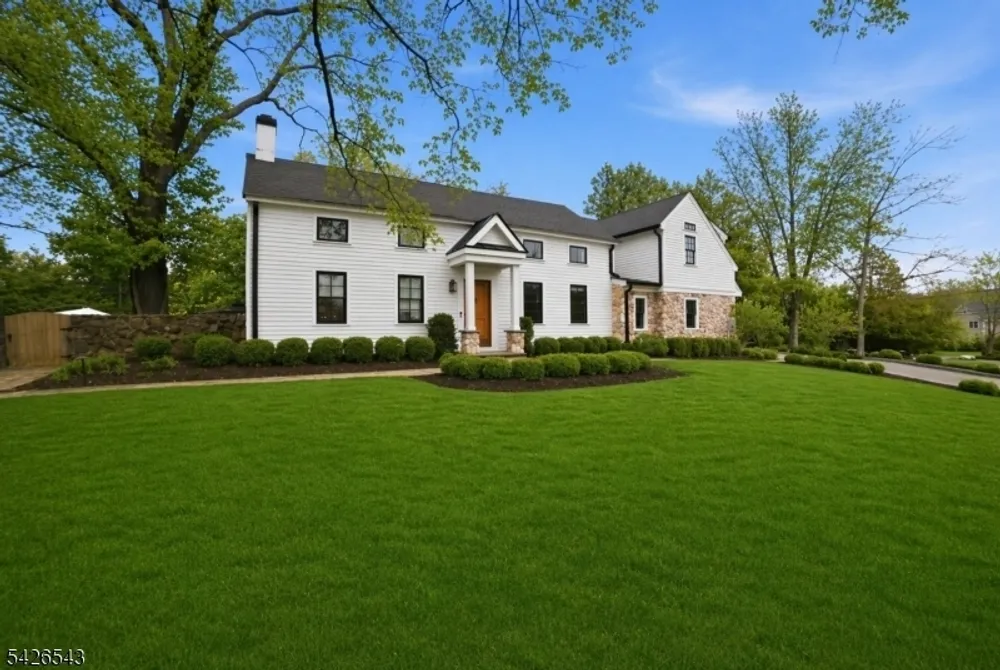 379 White Oak Ridge Rd, Essex, Millburn Township, NJ 07078