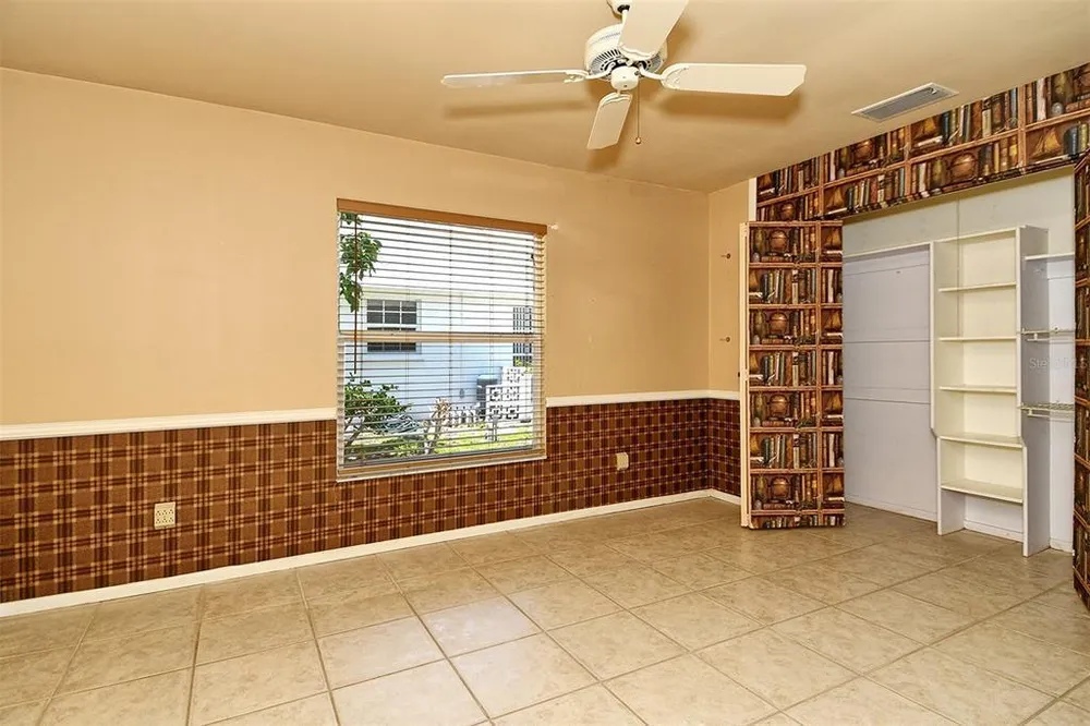 3140 Espanola Dr, Sarasota, FL 34239
