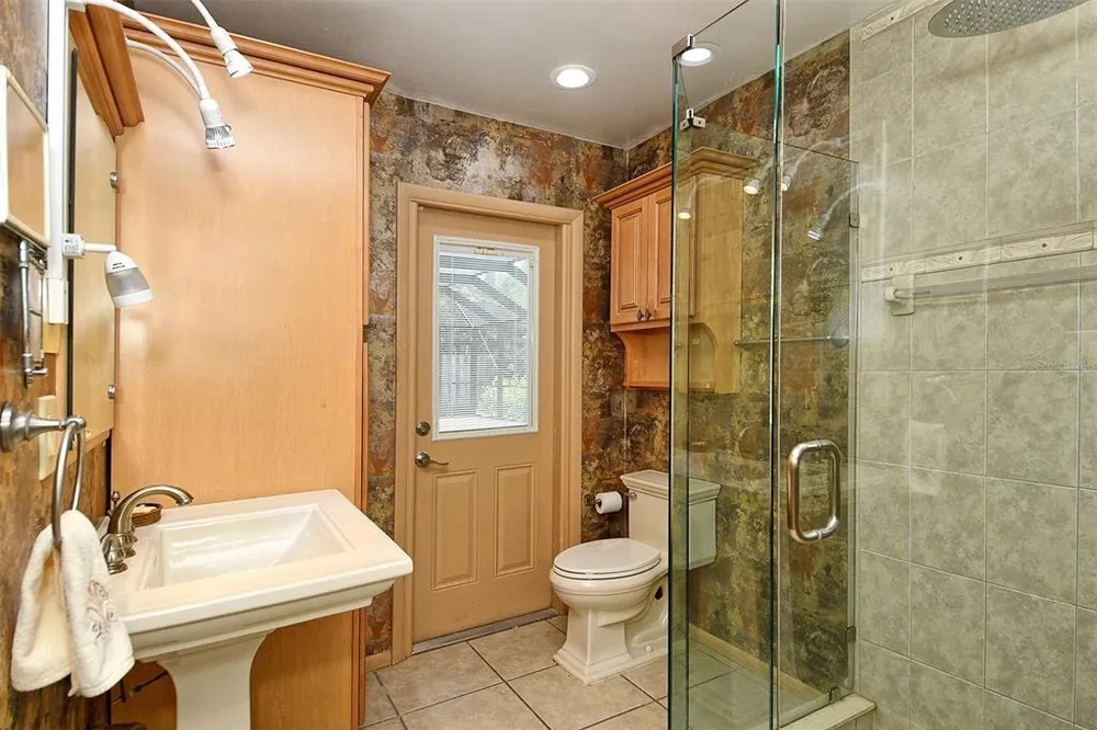 3140 Espanola Dr, Sarasota, FL 34239
