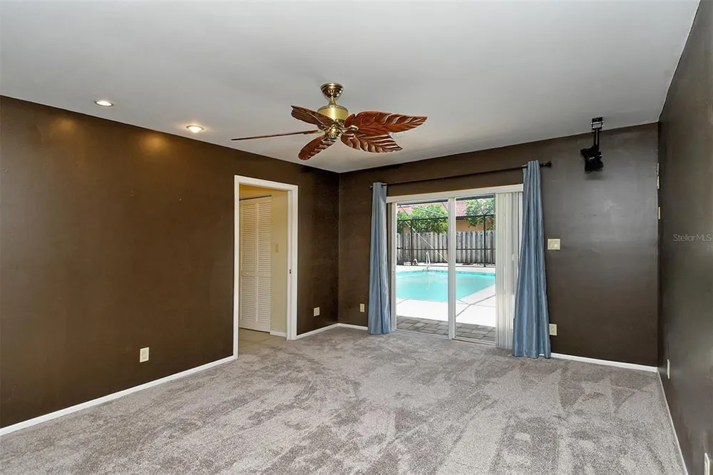3140 Espanola Dr, Sarasota, FL 34239