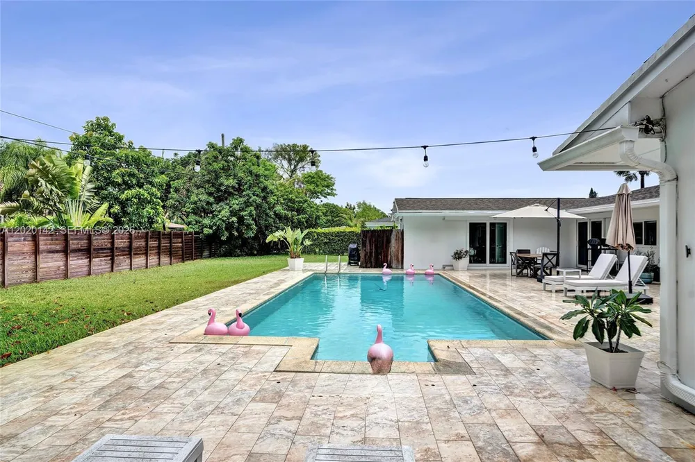 13820 SW 73rd Ave, Palmetto Bay, FL 33158