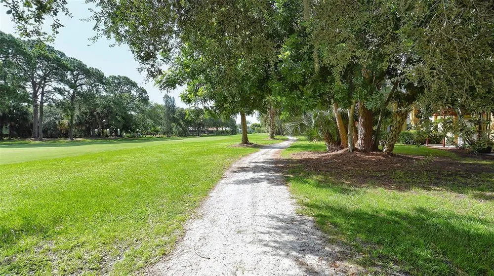 3140 Espanola Dr, Sarasota, FL 34239