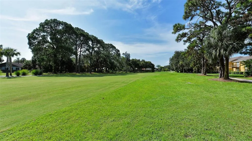 3140 Espanola Dr, Sarasota, FL 34239