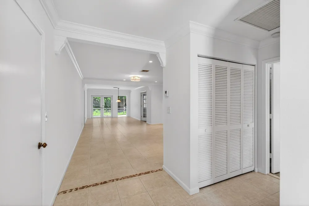 201 Del Rio Blvd, Boca Raton, FL 33432