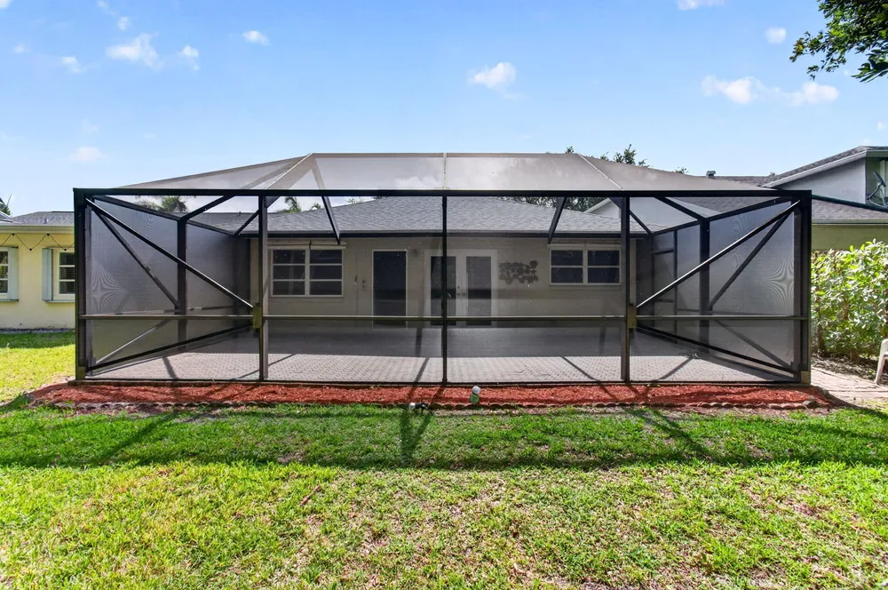 201 Del Rio Blvd, Boca Raton, FL 33432