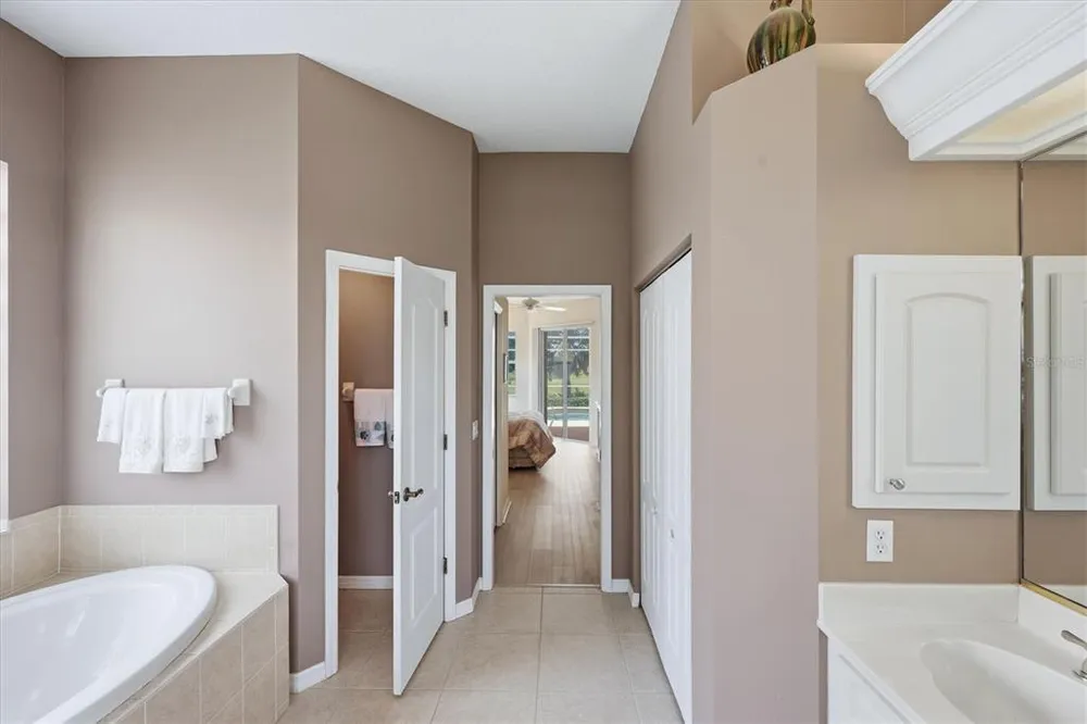 401 Marsh Creek Rd, Venice, FL 34292