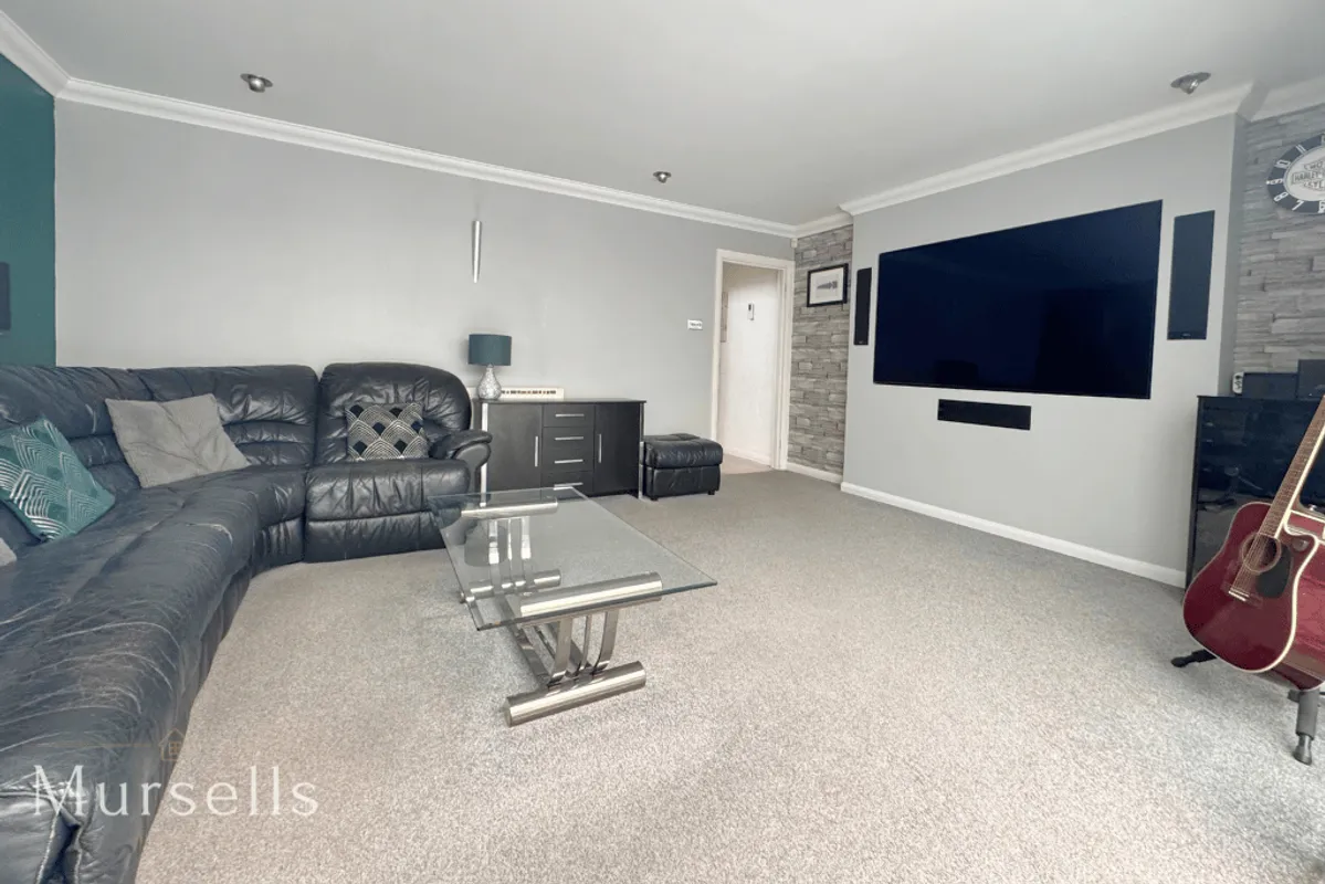 Redshank Close, Poole, BH17