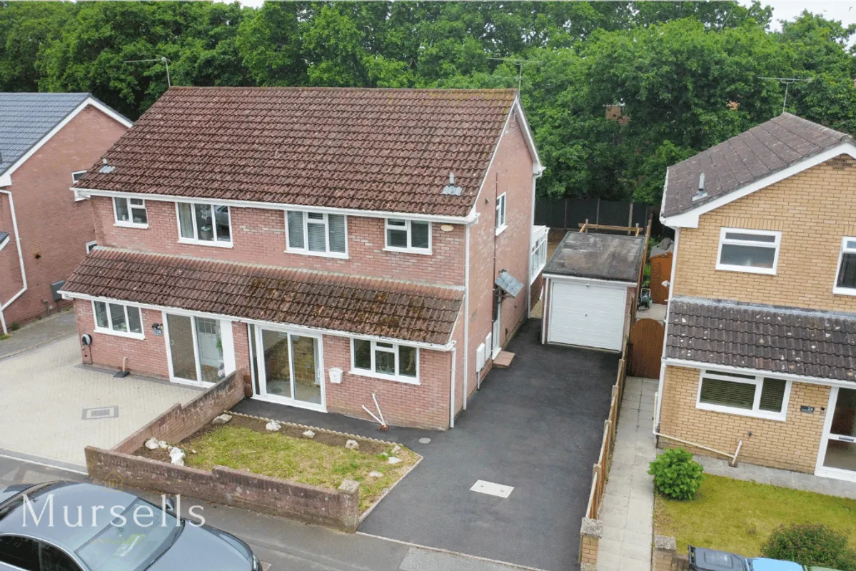 Redshank Close, Poole, BH17