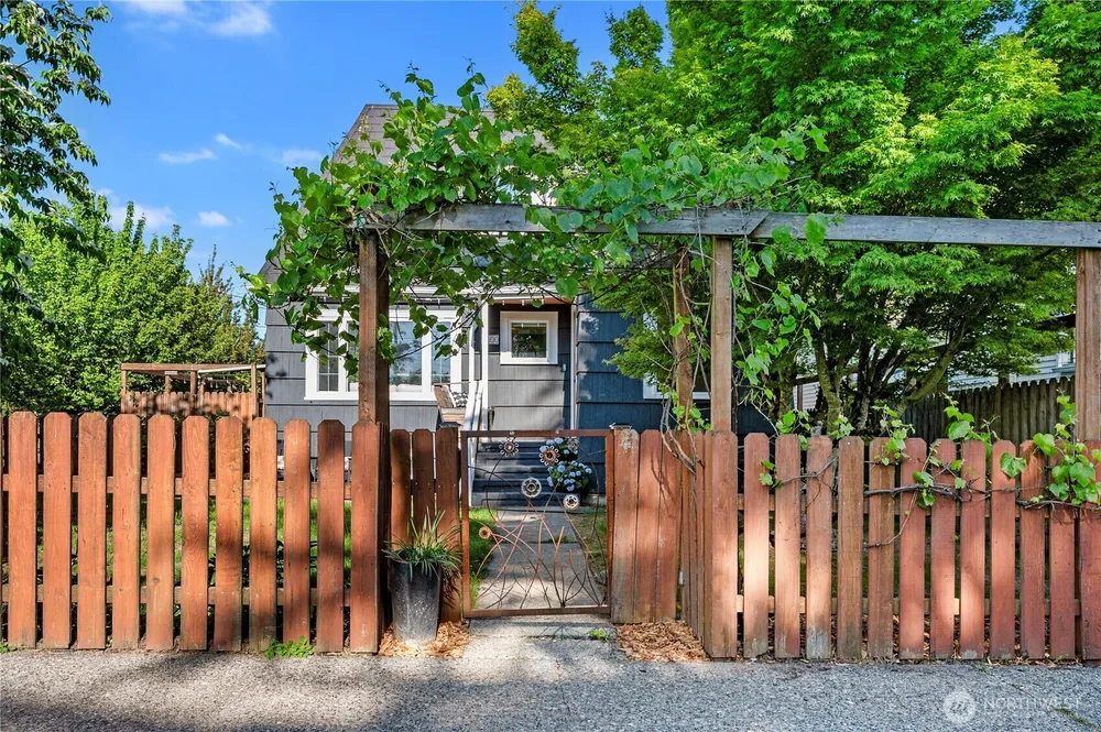 5500 21st Ave S, Seattle, WA 98108