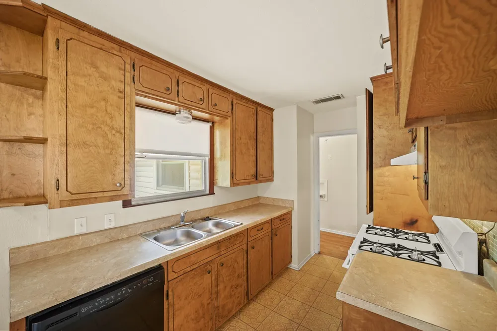 5814 Darnell St, Houston, TX 77074
