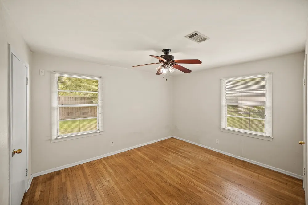 5814 Darnell St, Houston, TX 77074