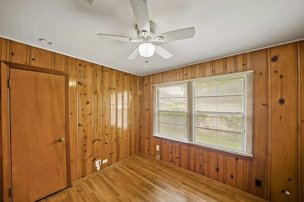 5814 Darnell St, Houston, TX 77074