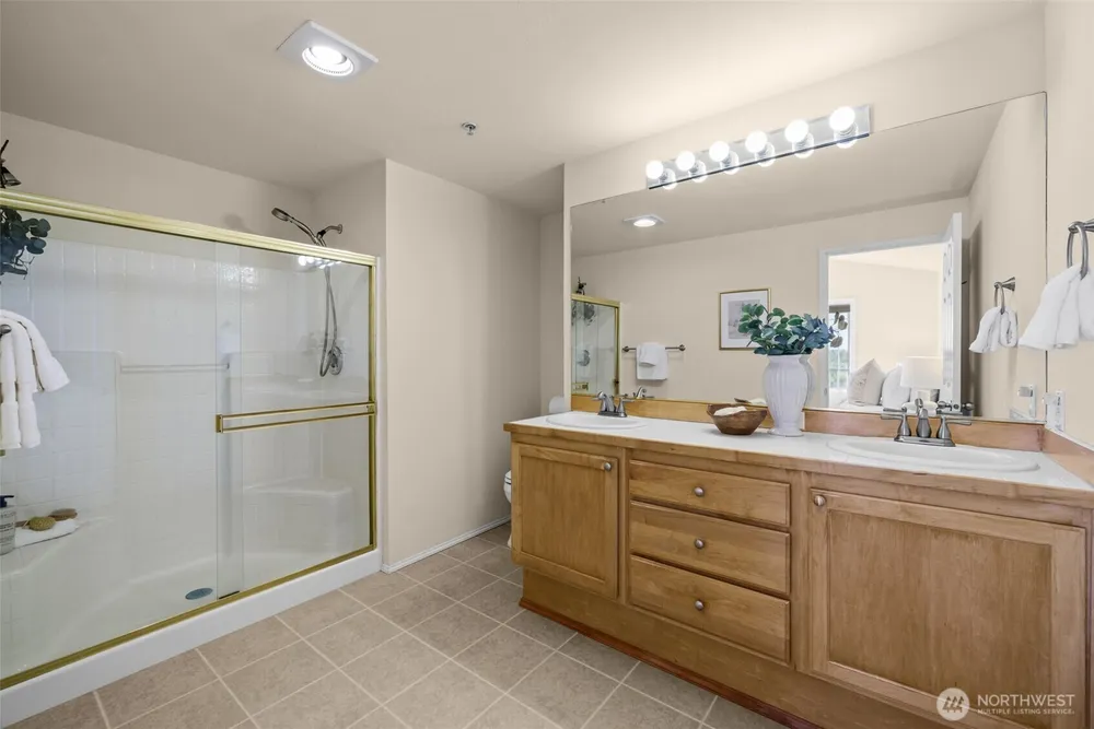 3970 129th Pl SE, Bellevue, WA 98006