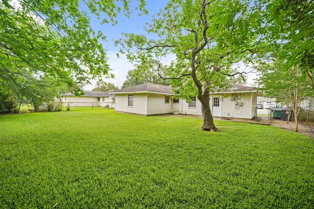 5814 Darnell St, Houston, TX 77074
