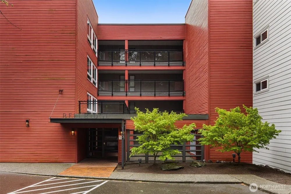145 105th Ave SE, Bellevue, WA 98004