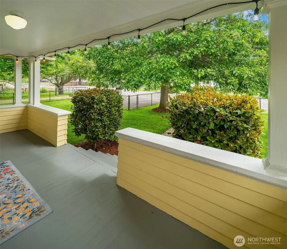 13039 56th Ave S, Tukwila, WA 98178
