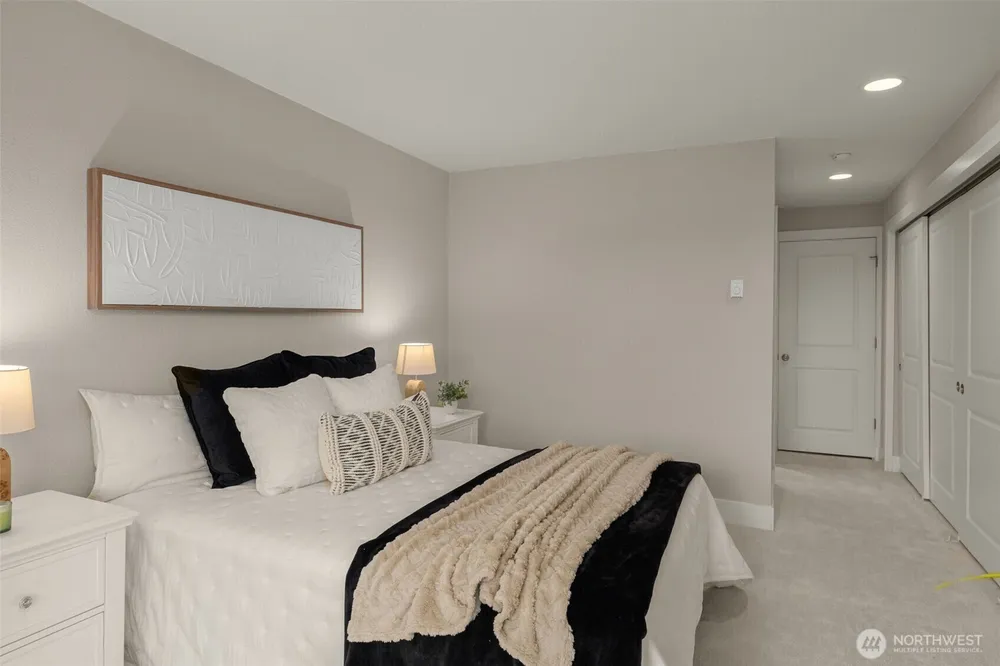 145 105th Ave SE, Bellevue, WA 98004