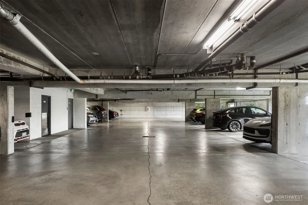 145 105th Ave SE, Bellevue, WA 98004