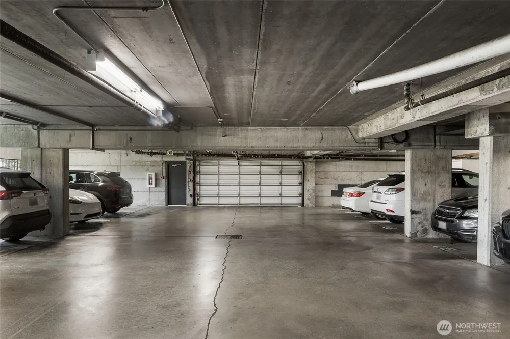 145 105th Ave SE, Bellevue, WA 98004