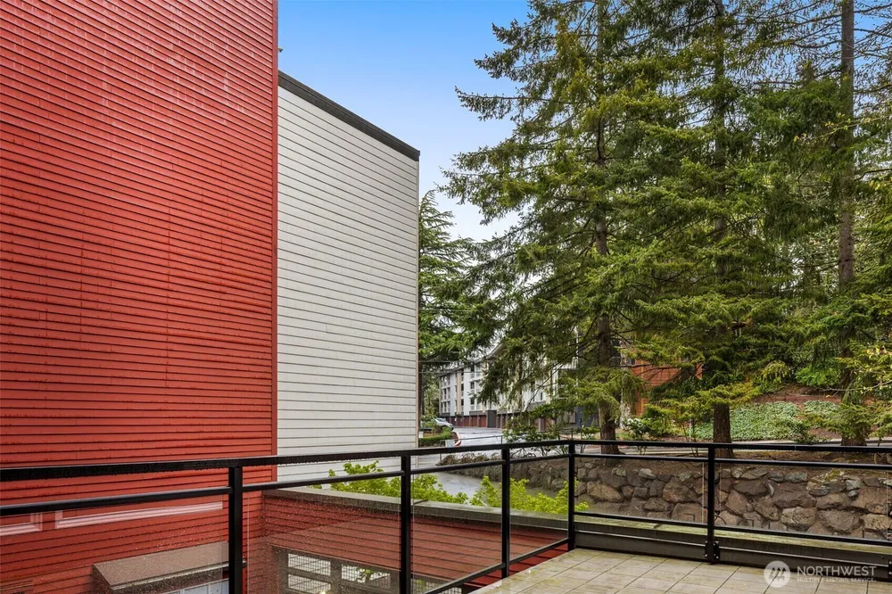 145 105th Ave SE, Bellevue, WA 98004