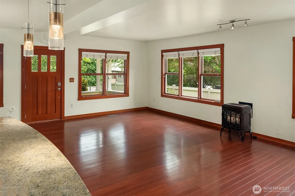 13039 56th Ave S, Tukwila, WA 98178