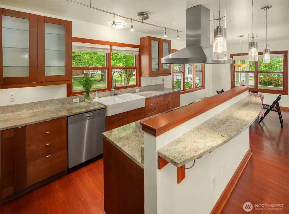 13039 56th Ave S, Tukwila, WA 98178