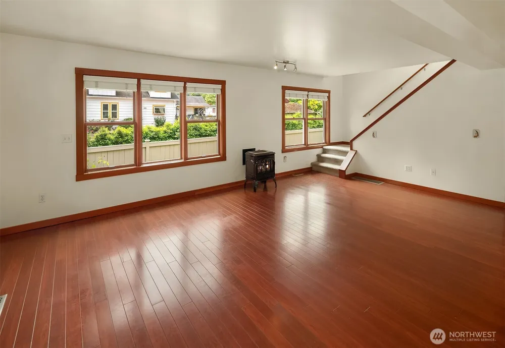 13039 56th Ave S, Tukwila, WA 98178