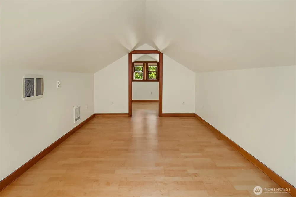 13039 56th Ave S, Tukwila, WA 98178