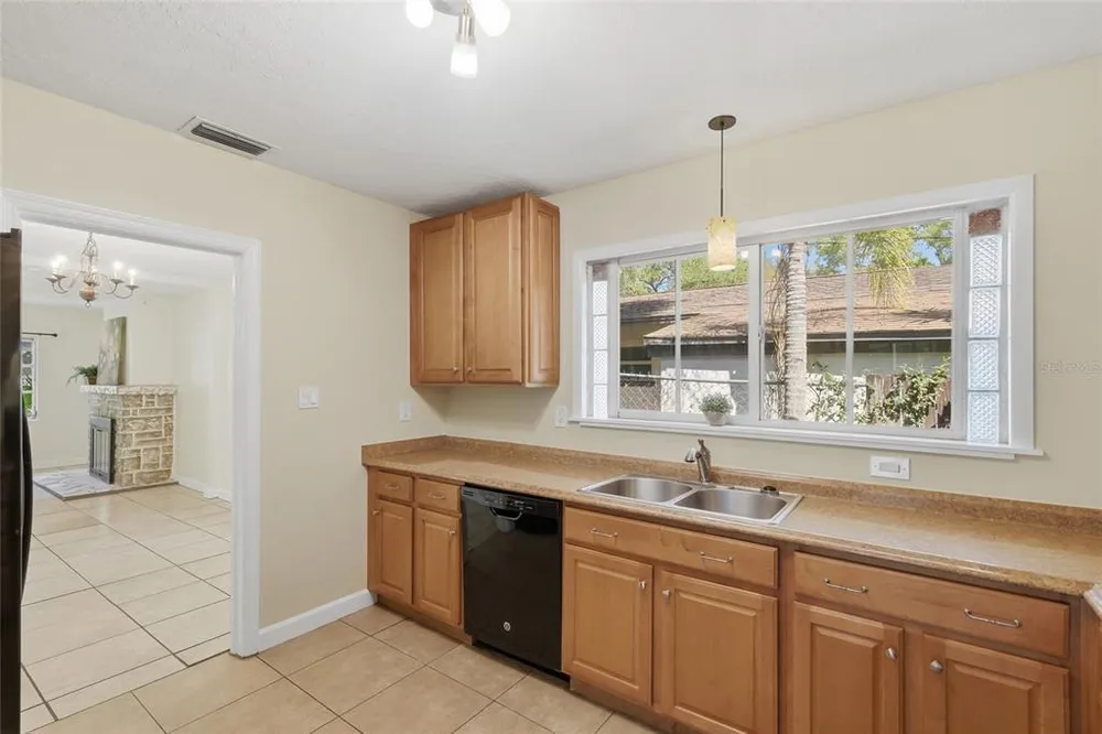 1264 18th St, Sarasota, FL 34234