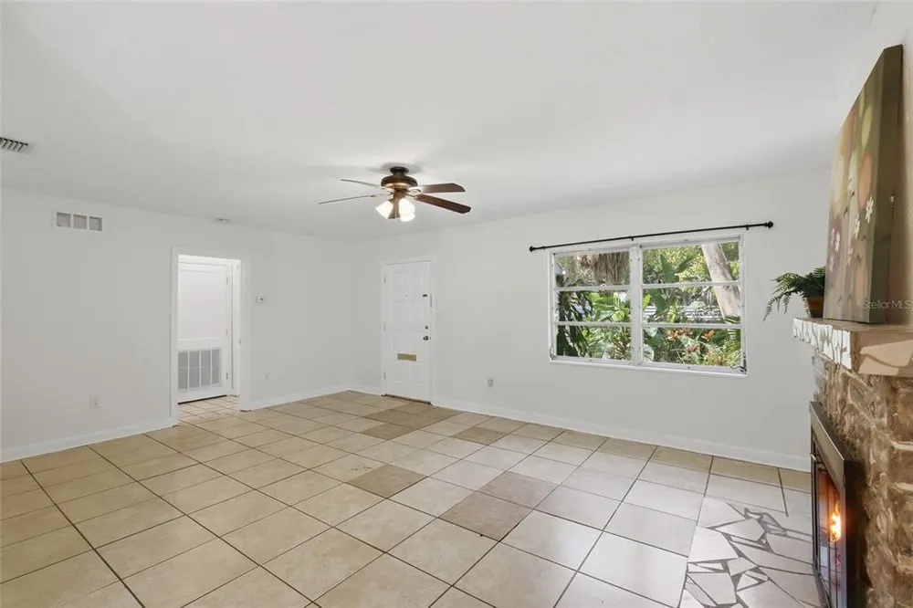 1264 18th St, Sarasota, FL 34234