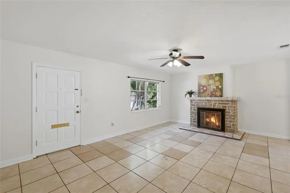 1264 18th St, Sarasota, FL 34234