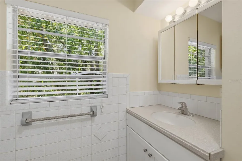 1264 18th St, Sarasota, FL 34234