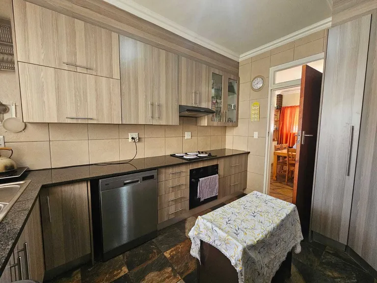 South Africa, Gauteng, Sunnyridge, Northridge Avenue, 25