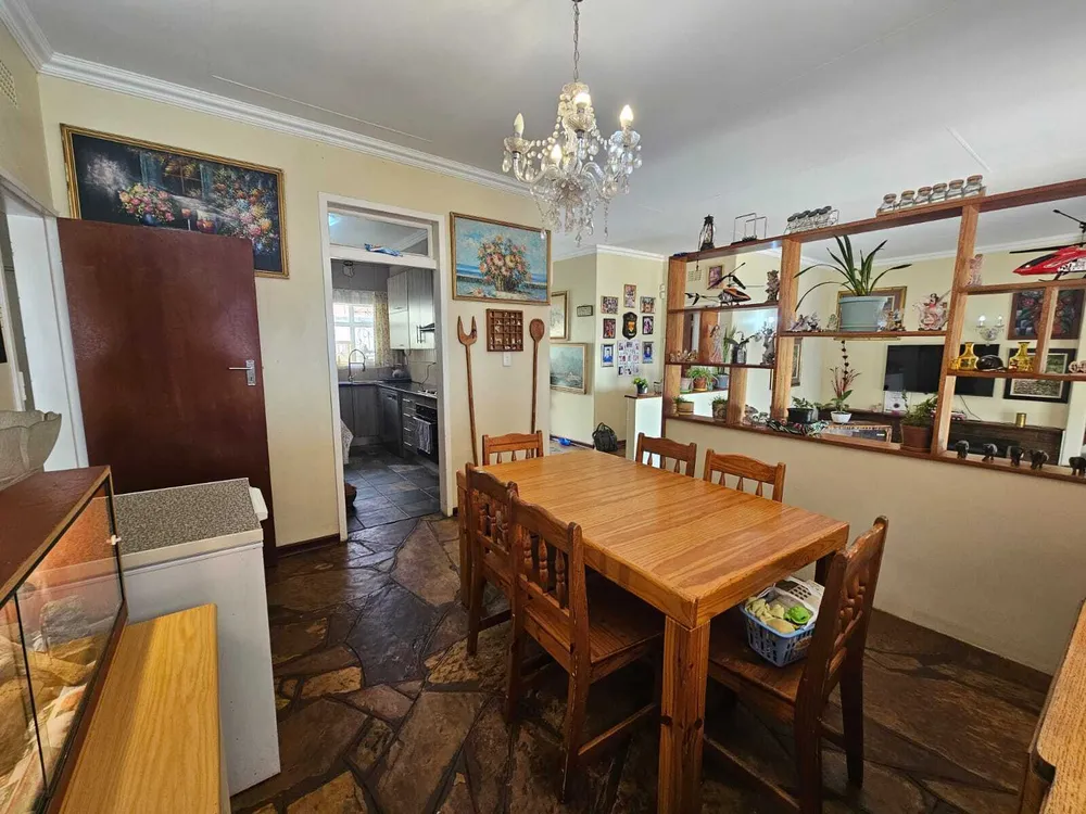 South Africa, Gauteng, Sunnyridge, Northridge Avenue, 25