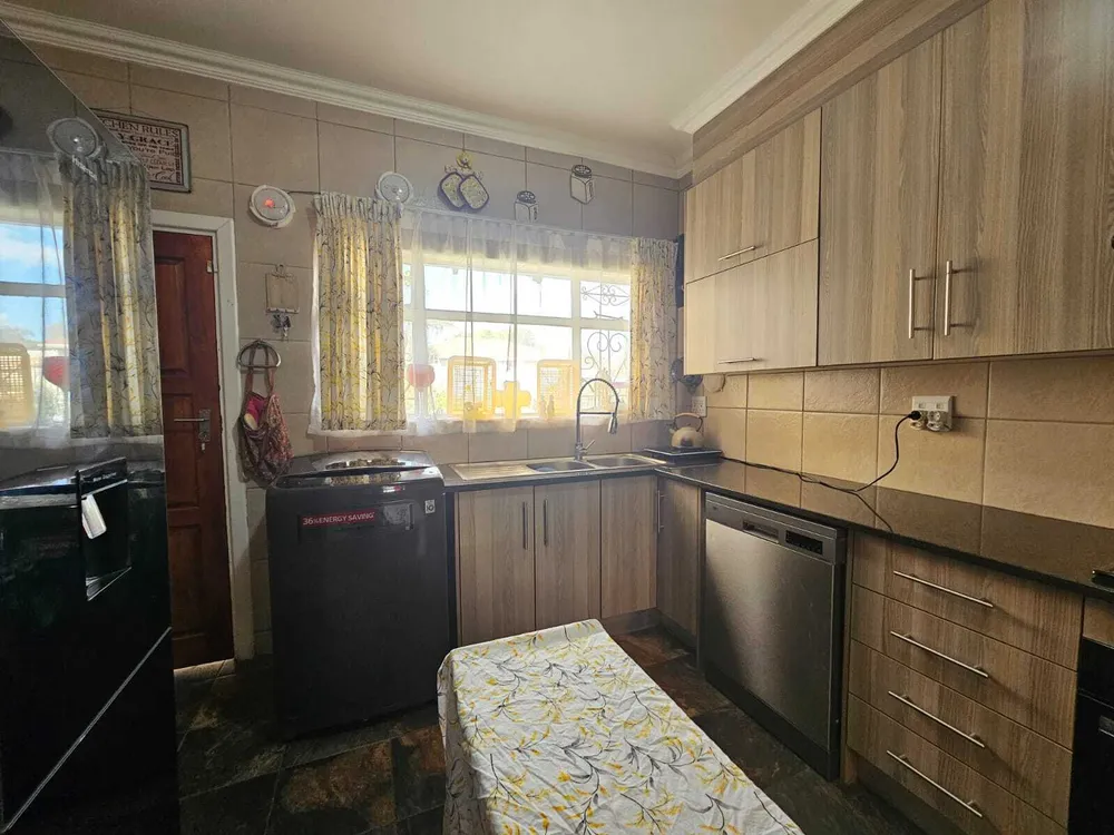 South Africa, Gauteng, Sunnyridge, Northridge Avenue, 25
