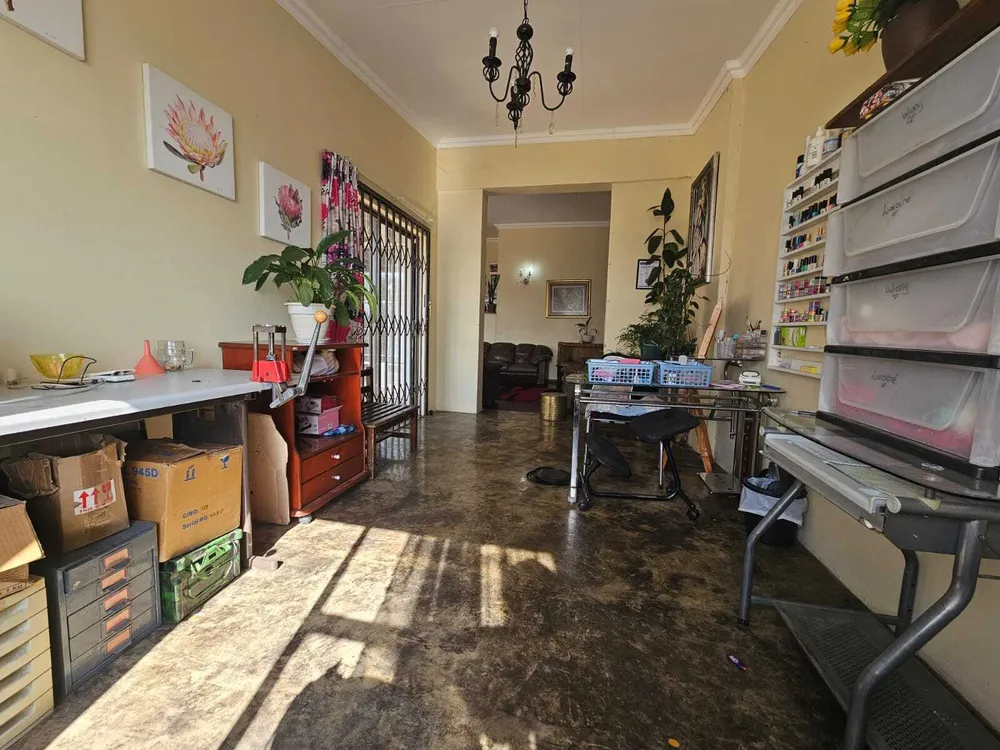 South Africa, Gauteng, Sunnyridge, Northridge Avenue, 25