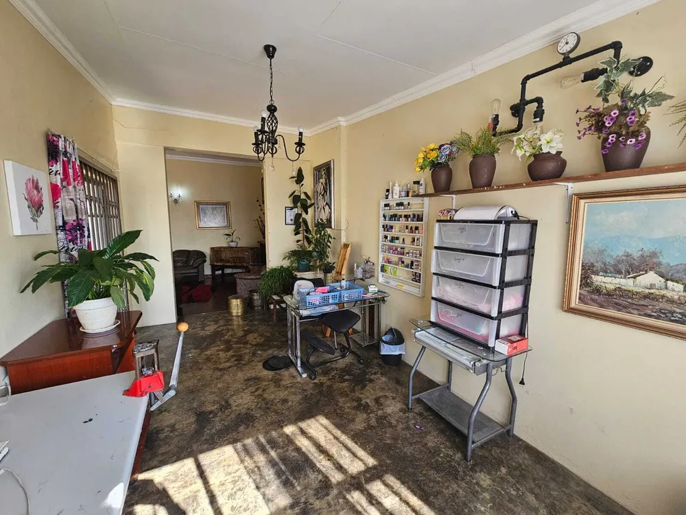 South Africa, Gauteng, Sunnyridge, Northridge Avenue, 25