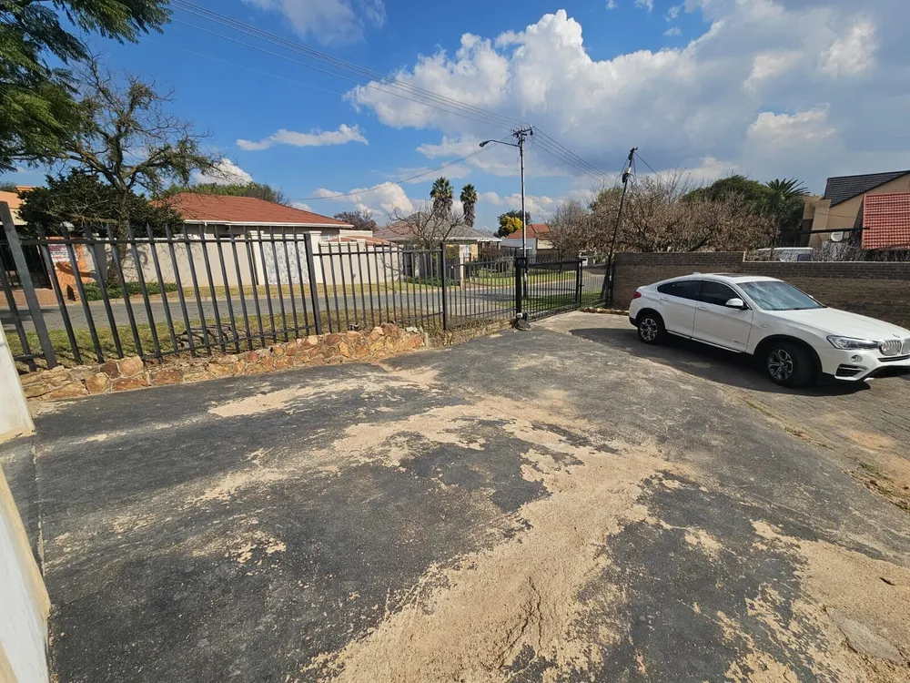 South Africa, Gauteng, Sunnyridge, Northridge Avenue, 25