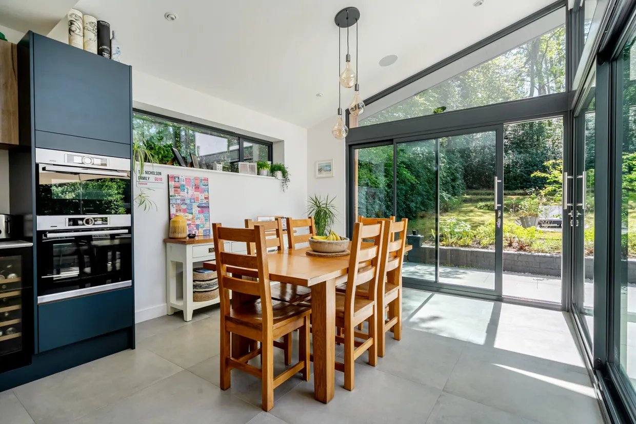 Longdown Close, Lower Bourne, Farnham, GU10 photo 6