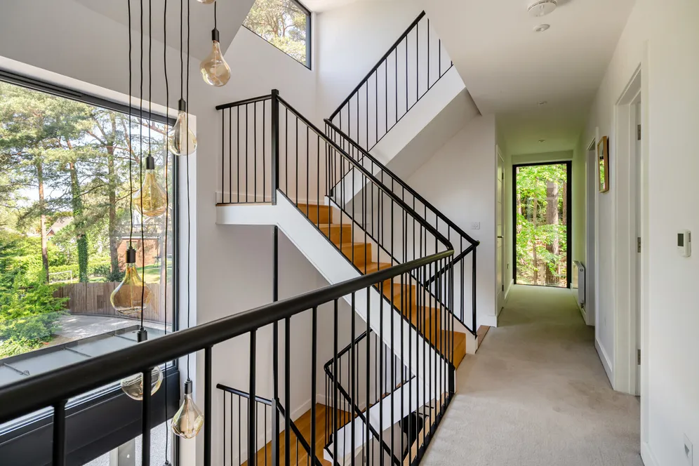 Longdown Close, Lower Bourne, Farnham, GU10 photo 9