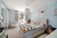 Longdown Close, Lower Bourne, Farnham, GU10 photo 13