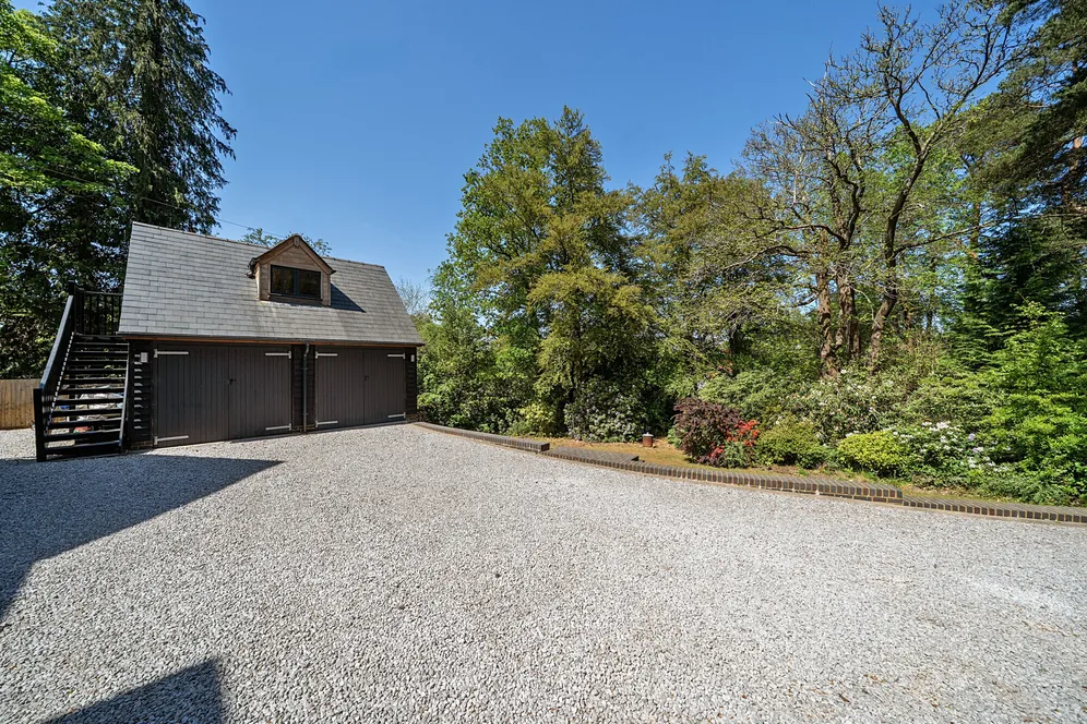 Longdown Close, Lower Bourne, Farnham, GU10 photo 20