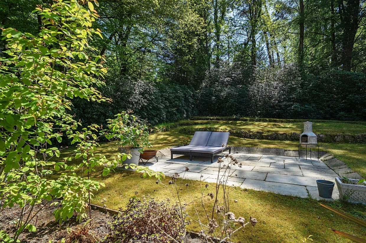 Longdown Close, Lower Bourne, Farnham, GU10 photo 23