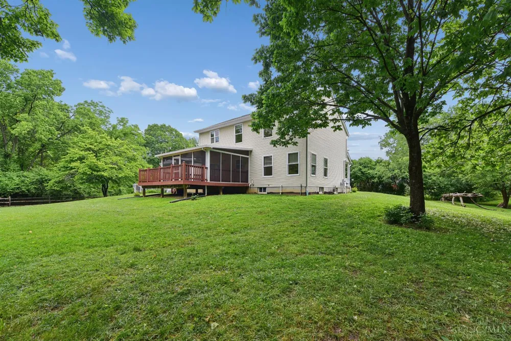 1109 Asbury Rd, Cincinnati, OH 45255