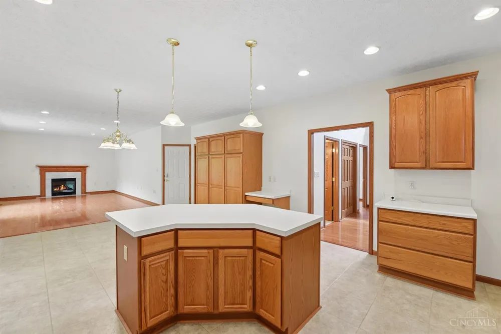 1109 Asbury Rd, Cincinnati, OH 45255