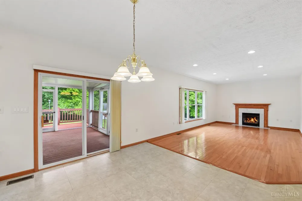 1109 Asbury Rd, Cincinnati, OH 45255